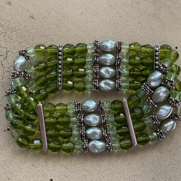 Jewelry - Peridot and pearl sterling silver 4 strand bracelet